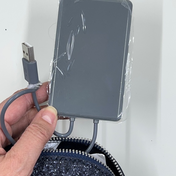 🤩 Banana Republic "Power Up" Clutch with Built-In Battery 🤩 - Picture 8 of 9